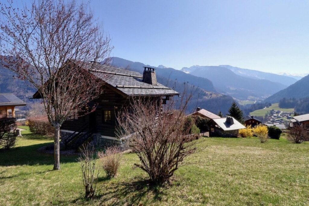 Chalet typique avec vue