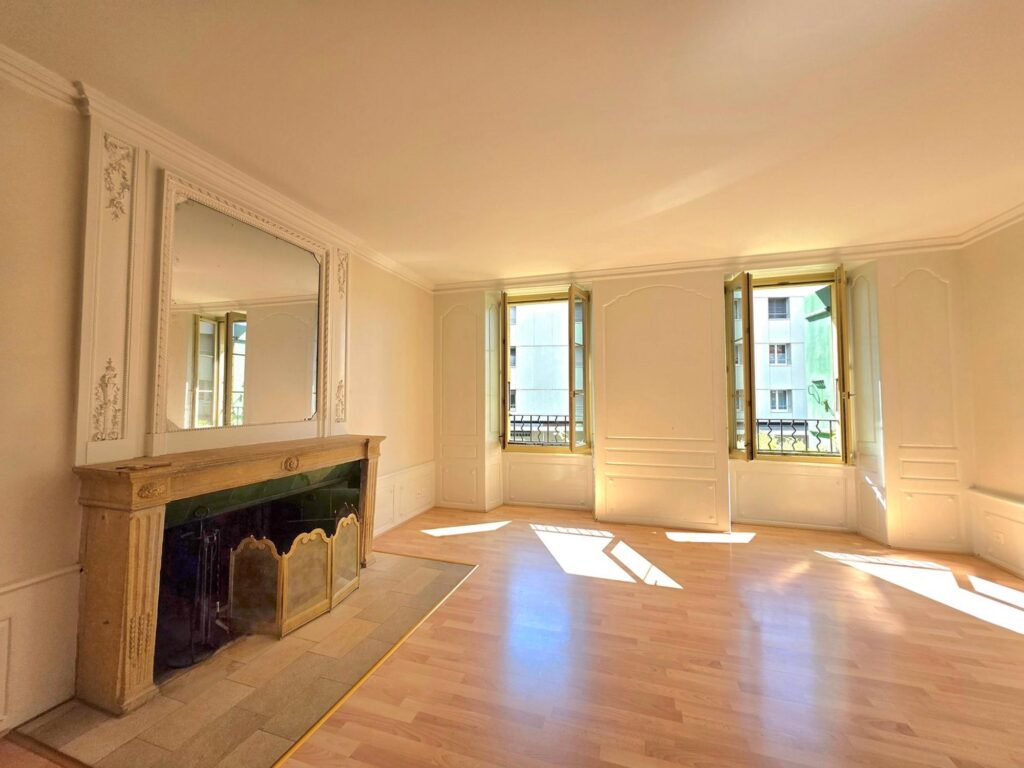 Appartement chic et de style 1er loyer est offert image 1