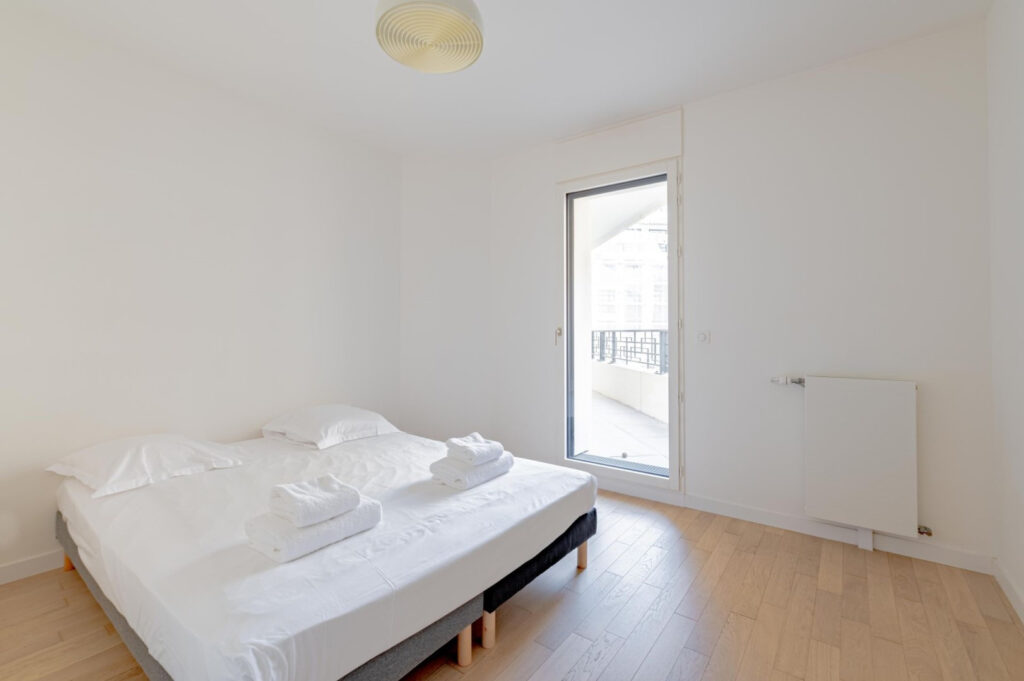 Appartement contemporain image 5