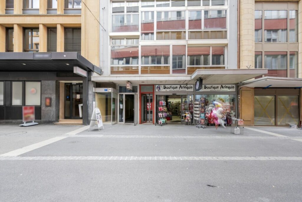 Surface commerciale à louer image 3